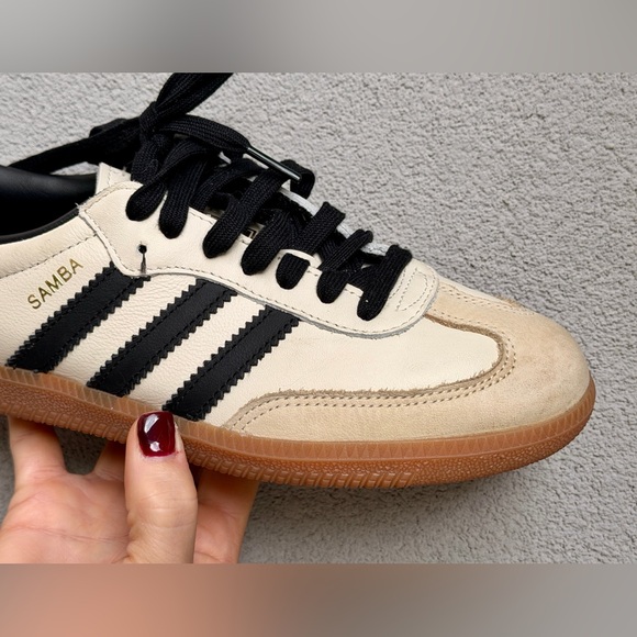 Adidas Samba Cream and Black Sneakers - Picture 16 of 16